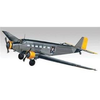Revell 148 JU52 3M Transport with Figures