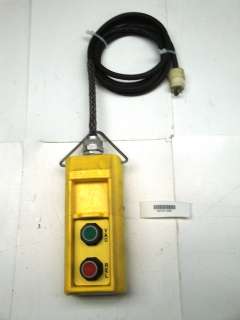 This auction is for 1 Square D Pendant 9001 SKYP2 Ser B HD Vacuum 