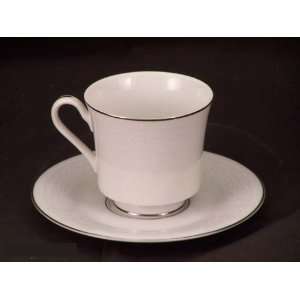  Nitto Cluny Lace #4911 Cups & Saucers