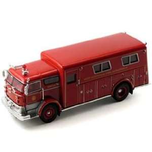   Fire Engine Rescue Box 1/50 Signature Models 32425 Toys & Games