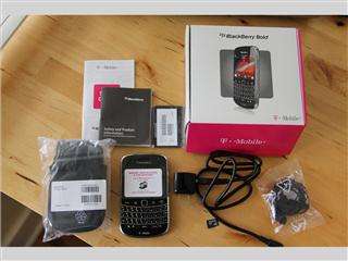 BlackBerry Bold 9900   8GB   Black (T Mobile) Smartphone w/ extra 8gb 