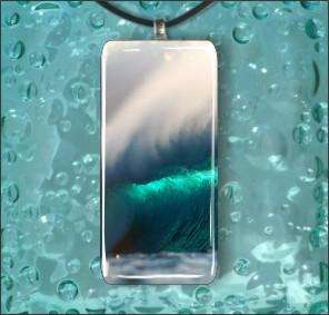 SEA GREAT WAVE GLASS PENDANT NECKLACE  