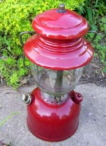 Vintage Excellent 1961 Coleman Date 12/61 Model 200A Burgundy Lantern 