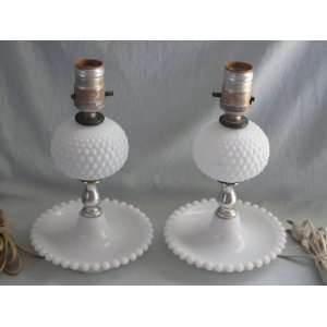 Set of 2   Vintage Hobnail Milk Glass Electric Table Lamp Lights   10 