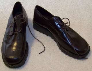 NEW Rare VANELI 6M TIE OXFORDS Brown Walking Shoes with Ripple Waffle 