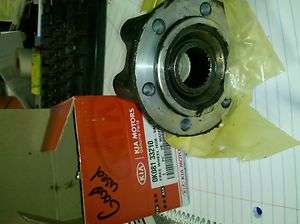 GENUINE KIA SPORTAGE 97 00 VACUUM FREE WHEEL HUB  USED  