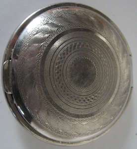 RICHARD HUDNUT VINTAGE SILVER TONE ETCHED COMPACT  