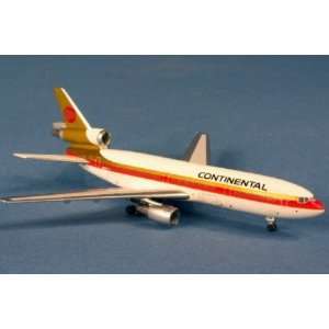 Aero500 Continental Airlines DC 10 Model Airplane 