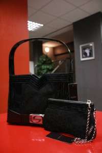 New with tags 100% authentic Byblos womens bag (Black)  