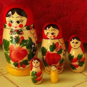 TRADITIONAL RUSSIAN NESTING DOLL 5 PCS RED HEAD  