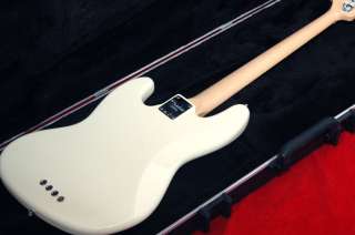 New USA Fender ® American Standard Jazz Bass, White  