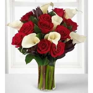 Memorable Moments Flower Bouquet   17 Stems   Vase Included  