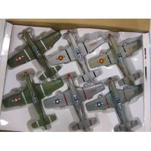  Die cast P 47 ThunderBolT Series on a 148 scale, has Pull 