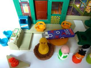 vintage Fisher Price Little People Sesame Street play set family #938 
