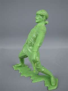 Vintage MARX Soldier w/ Grenade #2 Green Plastic Toy  