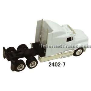    Boley HO Scale Ford Aero 9000 3 Axle Tractor   White Toys & Games