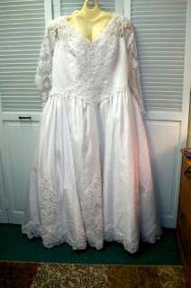NWT BRIDAL WEDDING GOWN DRESS PLUS SIZE 26  