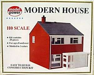 Model Power Structure #606 Modern House Plastic Kit HO  