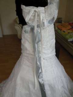 Brautkleid mit reifrock und schleier in Niedersachsen   Cuxhaven 