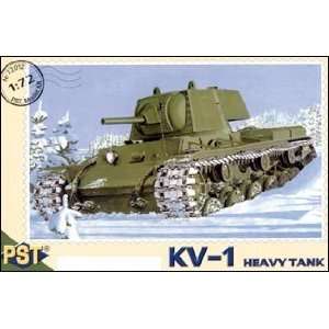   PST MODELS   1/72 KV1 Soviet Heavy Tank (Plastic Models) Toys & Games