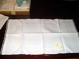 BOX OF ESTATE SALE VTG FAMILY LINENS PLACEMATS DOILIES  