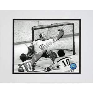 Gerry Cheevers Black and White / Action Double Matted 8 x 10 