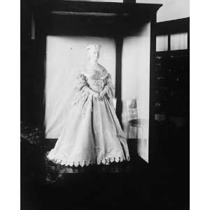 1924 photo Harriet Lane Johnston [inaugural dress from First Ladies 