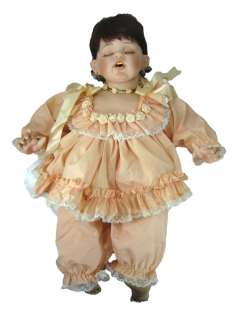   Precious Heirloom Peaches Cream 18 Collectible Doll 210/2000  